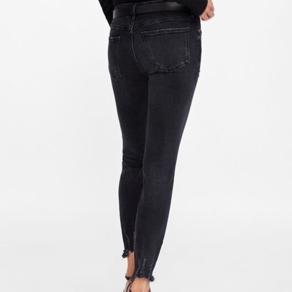 Zara Mid Rise Skinny Fit Raw Hem Distressed Jeans Vintage Black Wash Size 6 EUC - Picture 3 of 12